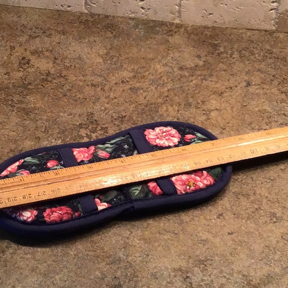 Microwave oven mitts. - Picture 3 of 5